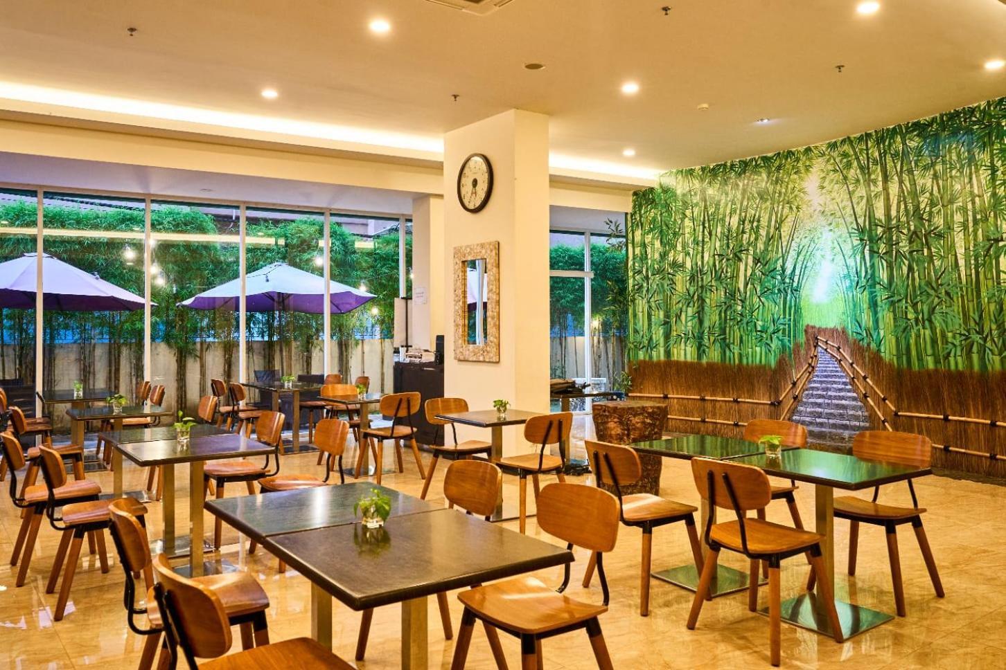 Grand Orchid Hotel Yogyakarta Maguwo Exterior foto
