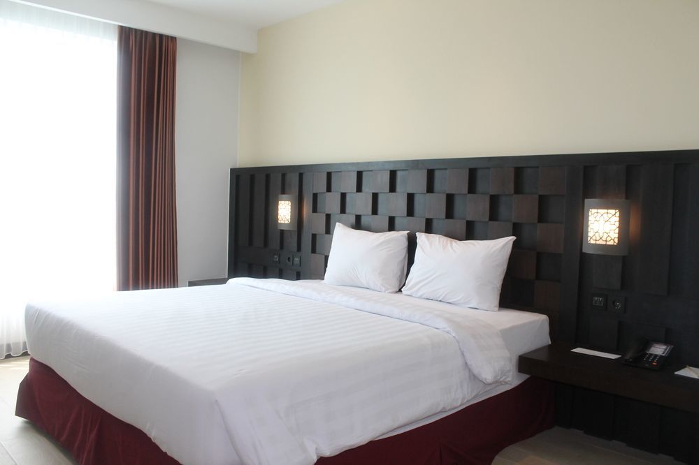 Grand Orchid Hotel Yogyakarta Maguwo Exterior foto