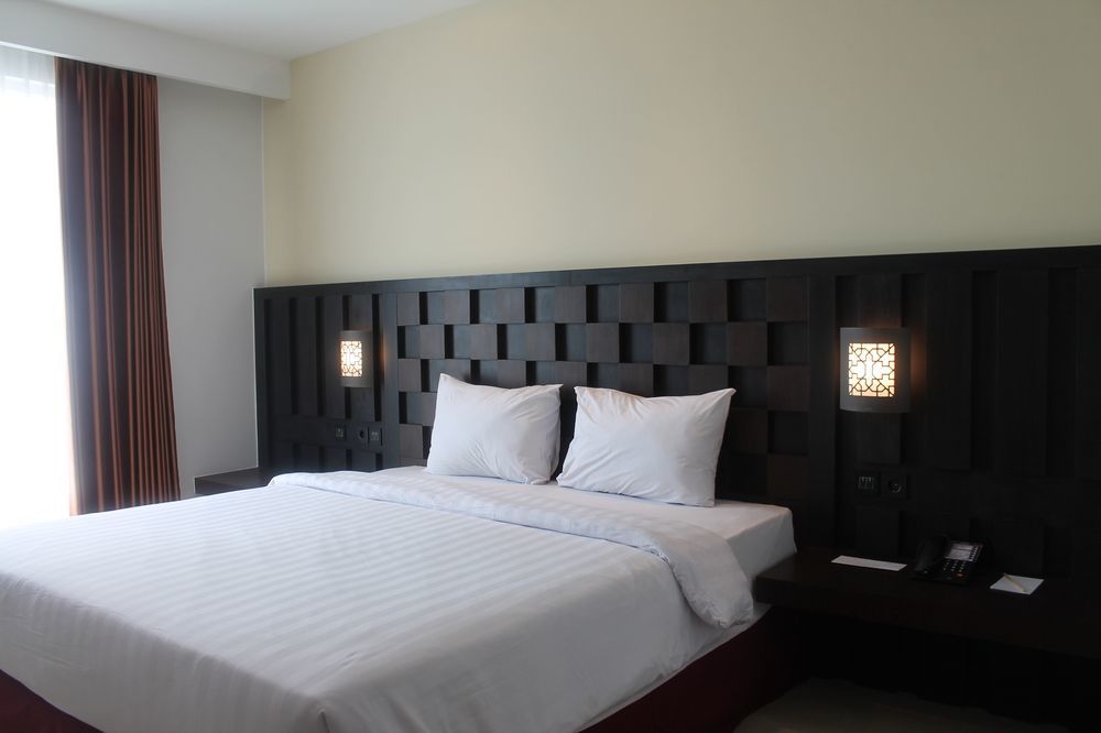 Grand Orchid Hotel Yogyakarta Maguwo Exterior foto