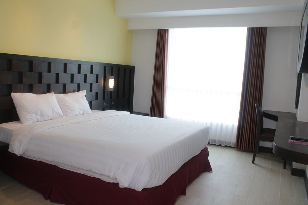 Grand Orchid Hotel Yogyakarta Maguwo Exterior foto